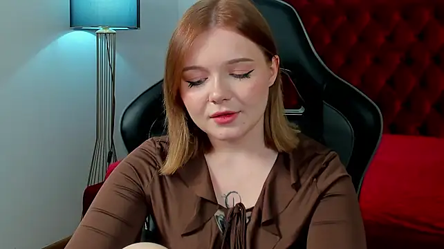 ElinaVale's Live XXX Chat