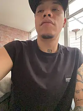 AlphaMasterXxxn Live XXX chat