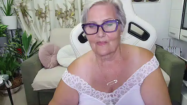 Selenna57 XXX чат на живо
