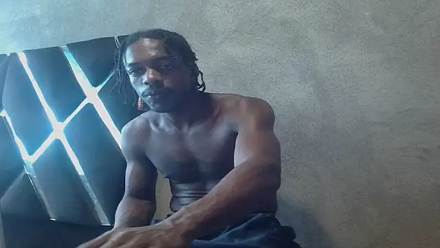Larry-n-clouds' Live XXX Chat