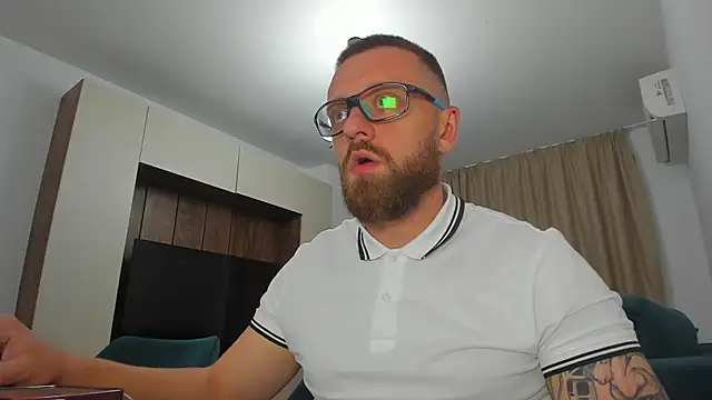 Živý XXX chat Findom_guy
