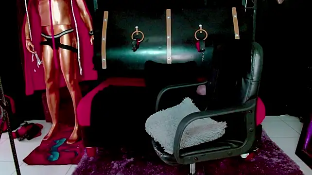 LILITHMADAME Show in webcam