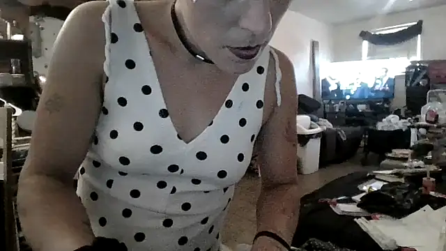 Chatroom XXX en direct de MinnieSnow