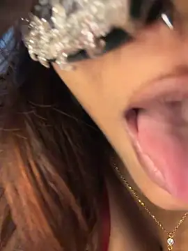 spicy_angella Adlı Modelin Canlı XXX Sohbeti