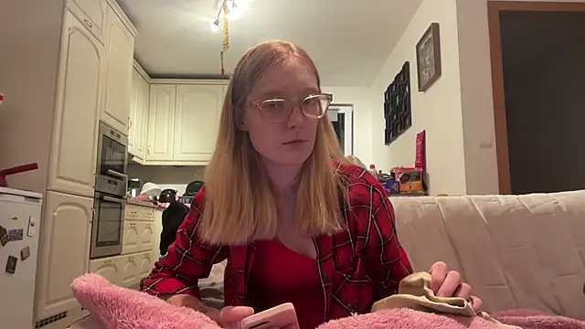 DouceMarine XXX чат на живо