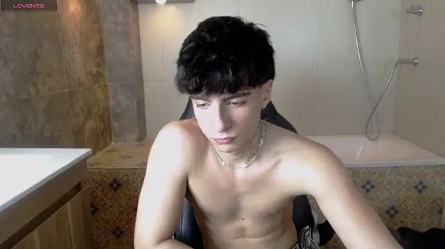 Nathan_Owen élő XXX-chatje