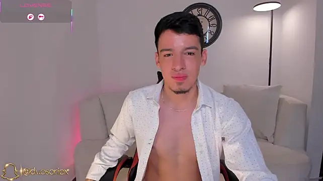 david_osoriox Show in webcam
