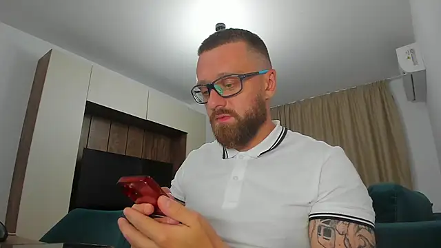 XXX chat uživo modela Findom_guy