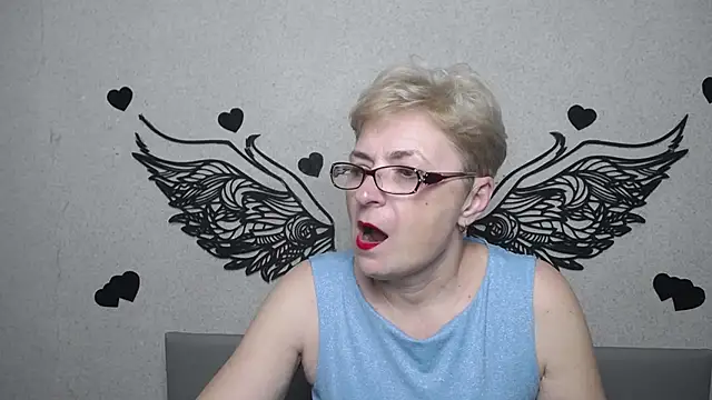 EmiliaGree's Live XXX Chat