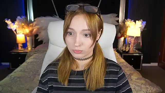LizzaMoonn 现场XXX聊天