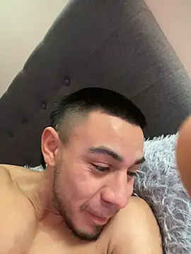 Chatroom XXX en direct de Taylor_DiamondBoy
