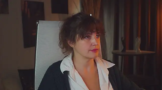 צ'אט XXX בשידור חי של AureliaVane