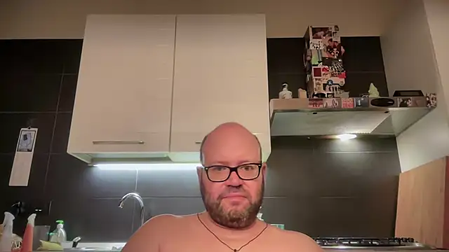 Živý XXX chat theitalianbear