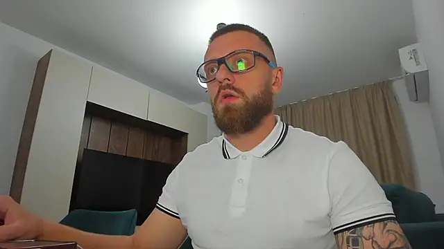 Živý XXX chat Findom_guy