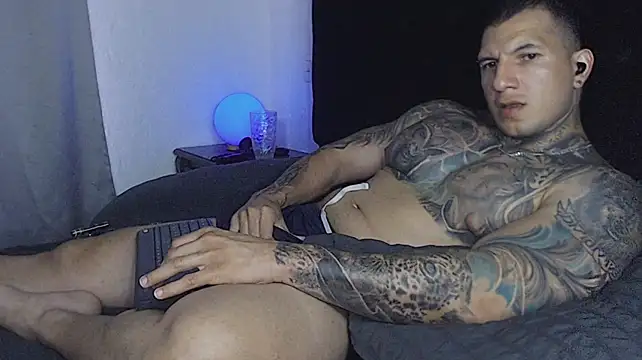 XXX chat uživo modela Shane_Clay