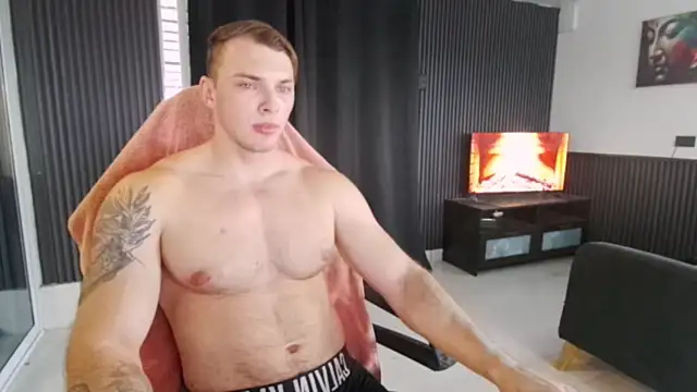 YourHotGreg Adlı Modelin Canlı XXX Sohbeti