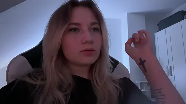 tutsicutie Adlı Modelin Canlı XXX Sohbeti