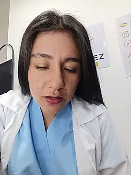 CAROLINE__07 Adlı Modelin Canlı XXX Sohbeti