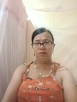 Chilly-wet Chat XXX live