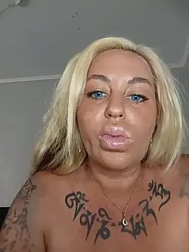 Živý XXX chat MiaMooly
