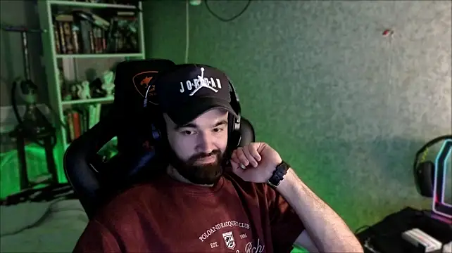 XXX chat uživo modela _Serious_Man
