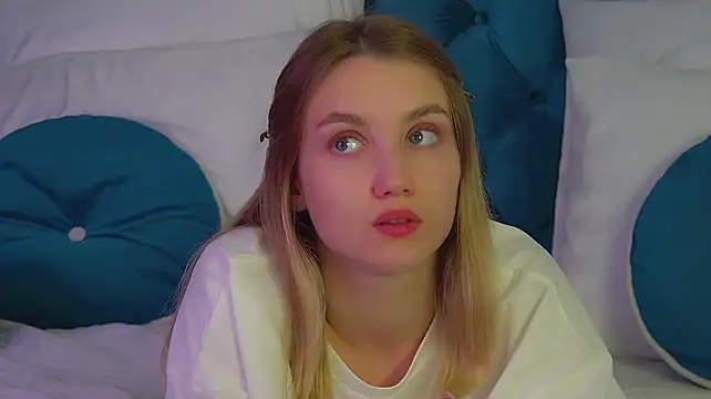 StacyEvances' Live XXX Chat