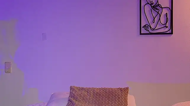 CamiRosse18's Live XXX Chat