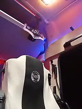 adas- – Naživo XXX chat