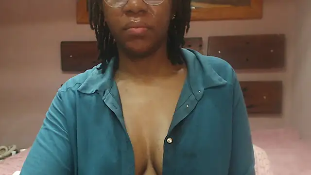 EmeraldDreams Chat XXX live
