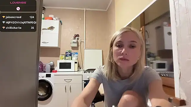 Онлайн чат XXX AngelJeni
