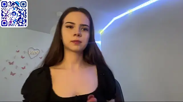 ElieFluttershy's Live XXX Chat