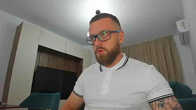Findom_guyのライブXXXチャット