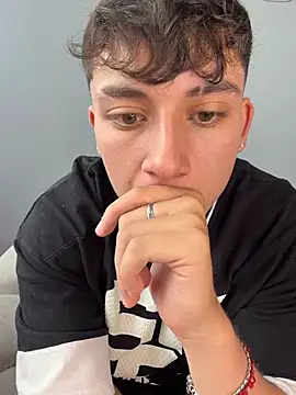 Chatroom XXX en direct de OLIVER_K