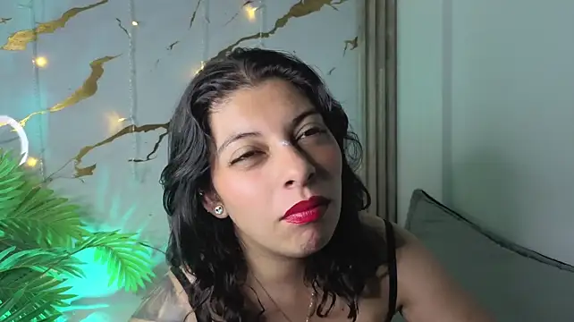Czat XXX na żywo – Iam_Issaa_