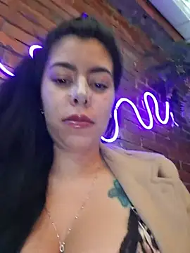 Luianna 现场XXX聊天