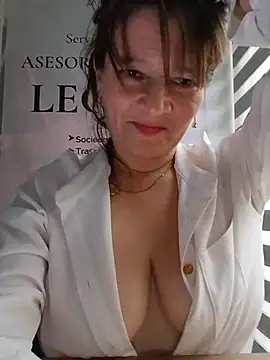 KAREN--03's Live XXX Chat