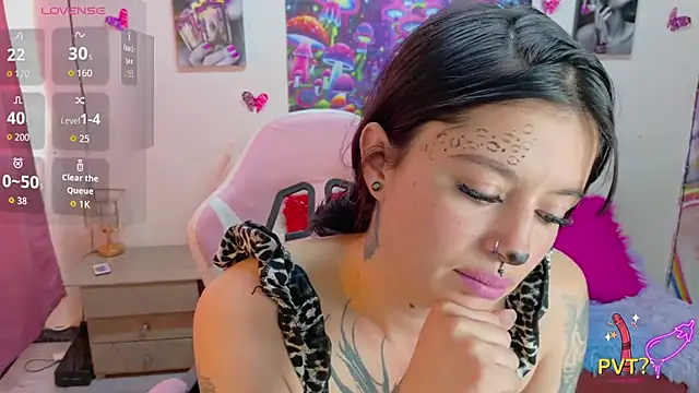 Lucia_evans22 élő XXX-chatje