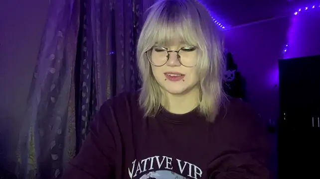 HelloKinki Live XXX-chat