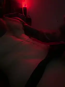 Andrewh42 Show in webcam