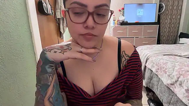 Chat +18 de native_naya ao vivo
