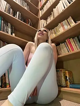 AlyssaFoxx_ Live XXX Chat