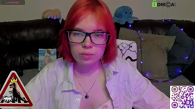LinneaChan's Live XXX Chat