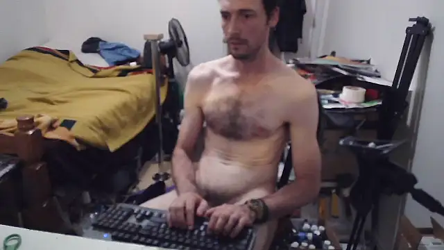 JohnnyMoves – Naživo XXX chat