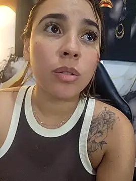 Živý XXX chat LizzRouse