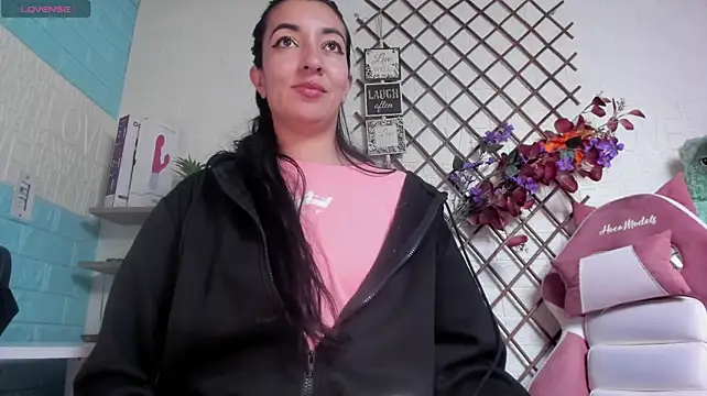 SALOME_KORLAND élő XXX-chatje