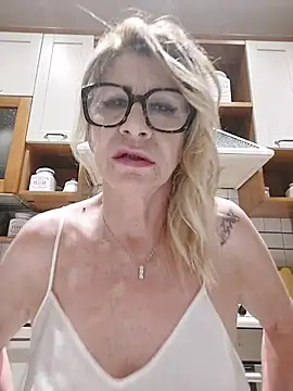 susylux 现场XXX聊天