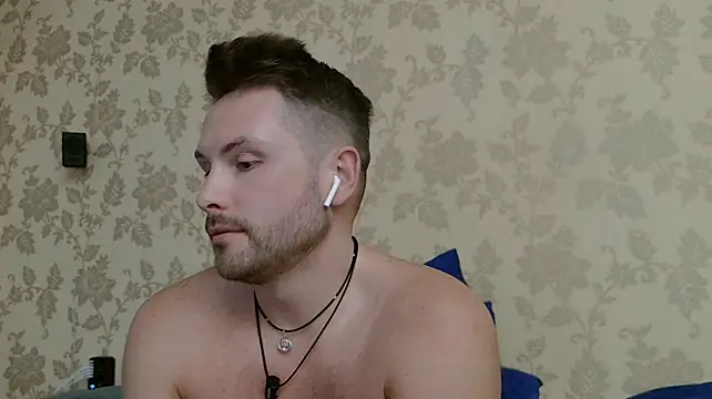 XXX chat uživo modela MartinBrandon