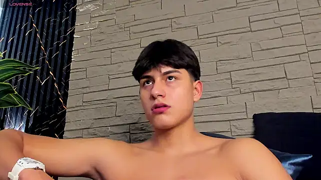 Lander_Cruz Live XXX-chat