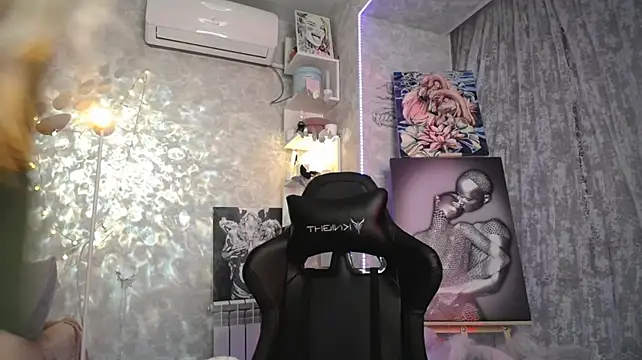 NickyAdamidi 现场XXX聊天