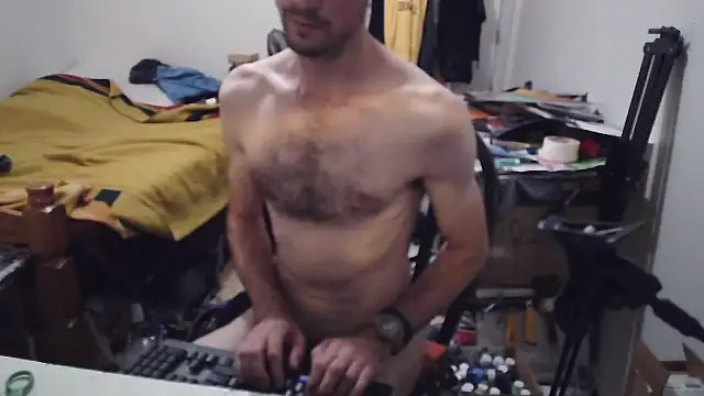 JohnnyMoves Chat XXX in diretta